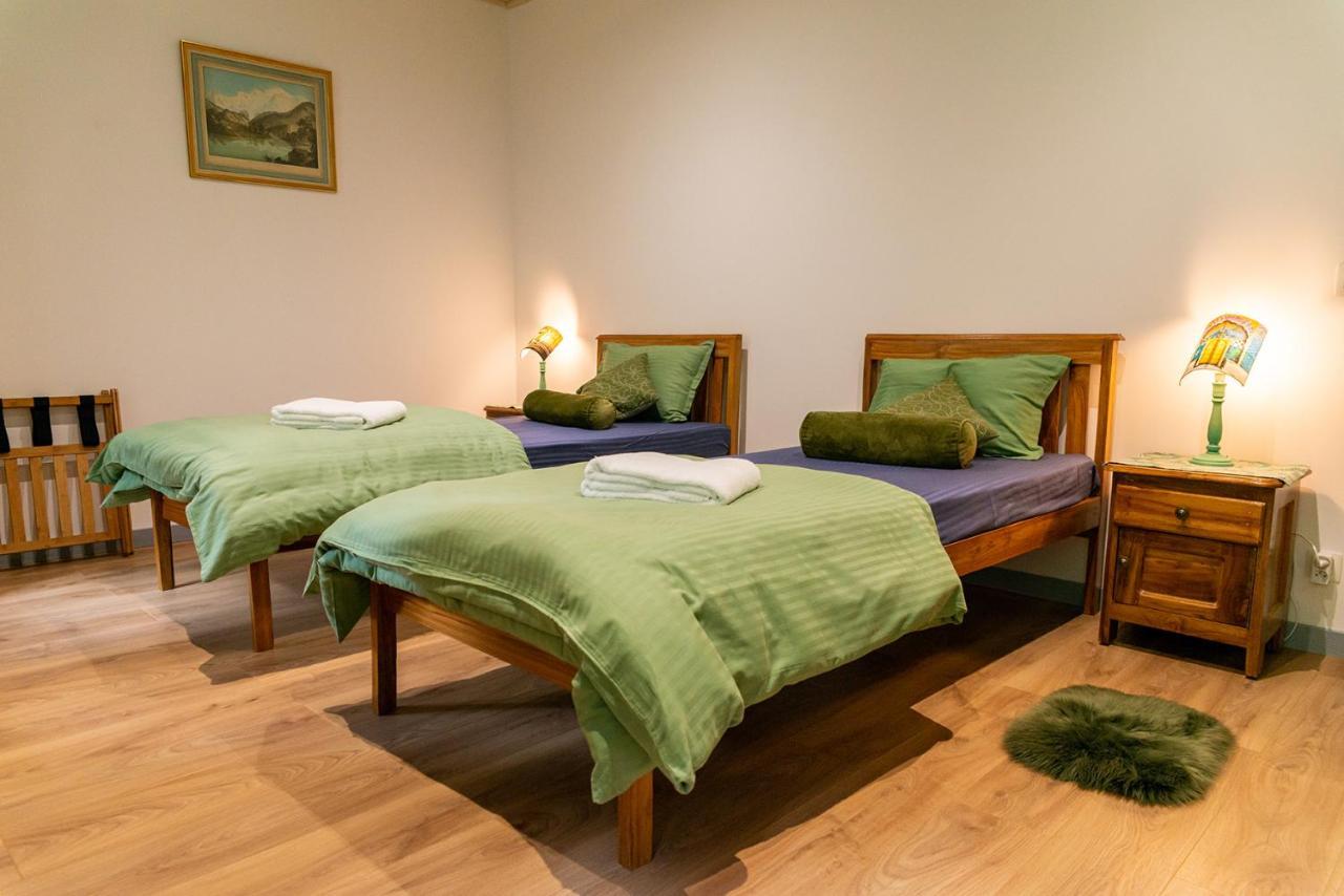 Sanskriti Hotell Scionzier Exteriör bild